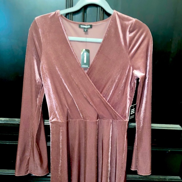 Express dress - Picture 1 of 5